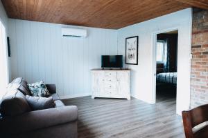 Louna-Nuage Shack- Chalet au Miller Zoo