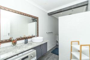 Charming 2-Bedroom in Joburg