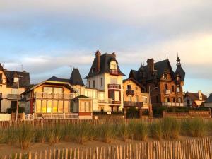 Appartements Appartement de charme a 250m de la plage : photos des chambres