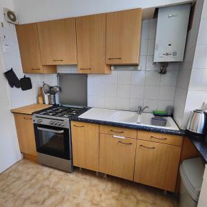 Grand F3 lumineux 55 m proche centre, plages, balcon, clim