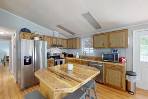 Angola By The Bay --- 23437 Marina Dr E