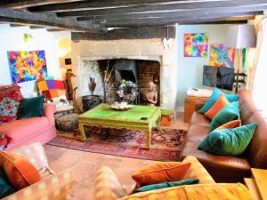 4 Bed in Godshill IC034