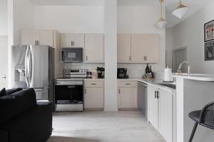 Dibs On Nashville by Maddox Hotel