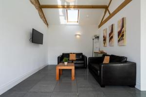 Owls Hoot at Tove Valley Cottages