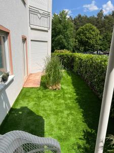 Moderne Wohnung am Waldrand, 5 Minuten zur Autobahn in alle Richtungen