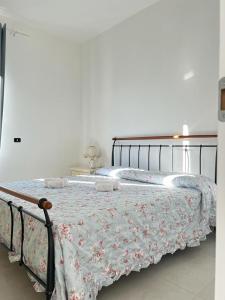 GOLDEN HILLS VIEW, Pierinas house