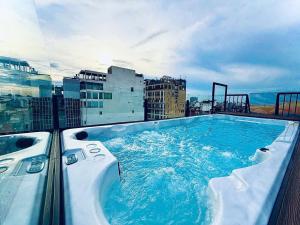 Lucien Hanoi Lakeside Hotel & Rooftop