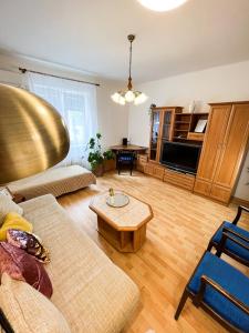 Spacious 3-Room, Family-Friendly, Baby-Friendly, Near Center