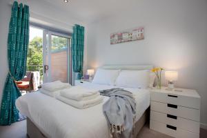 Lapwing 2, The Cove, Waterfront Apartment