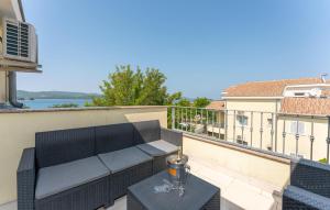 2 Bedroom Stunning Apartment In Turanj