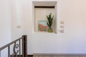 GuestHost - My Little Pink House img22