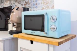 GuestHost - My Little Pink House