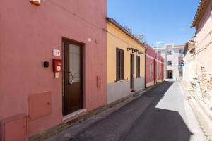 GuestHost - My Little Pink House img32