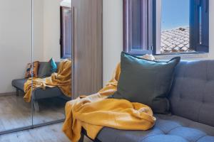 GuestHost - My Little Pink House img29