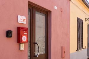 GuestHost - My Little Pink House img31