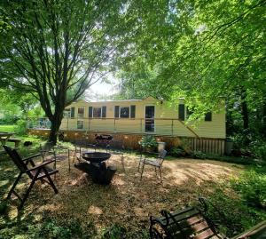 Doughery Den The Dark Hedges Hideaway