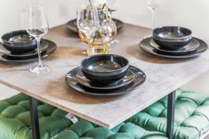 Comfy 2-Bed House Perfect for Groups, Guests 4, Street Parking, WIFI