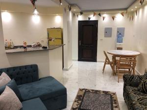 شاليه فندقى غرفة وريسيبشن بورتوسعيد porto said الحجز أُسر فقط