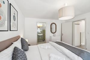 The R Apartment Hemmental