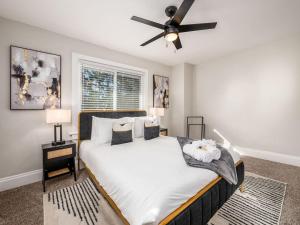 Oakwood Charm Family-Friendly 3BR Getaway