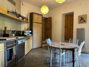 Villas Maison de village avec piscine : photos des chambres