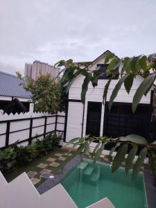 Tinyloft private pool 6267