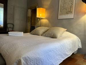 Villas Maison de village avec piscine : photos des chambres