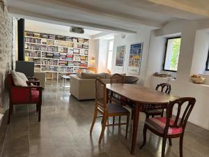 Villas Maison de village avec piscine : photos des chambres