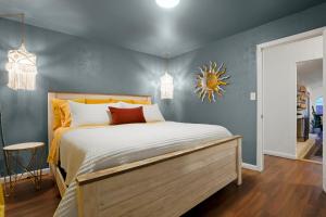 Unforgettable Stay HOT TUB and Fire Pit and 4 Miles to DT Denver