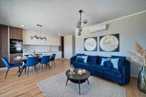 Tinas Place - Sea-View, Pool & Barbecue