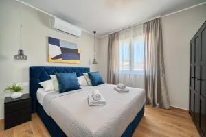 Tinas Place - Sea-View, Pool & Barbecue