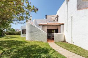 2BDr Retreat w Pool in Porches by Lovelystay