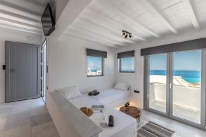 FK Luxury Suites - Orkos Beach