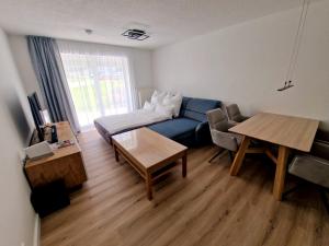 Bergidylle- Saniert und Hochwertig mit Massivholzmöbeln, Sonnenterrasse in der Natur, fußgängig ins Zentrum