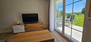 Bergidylle- Saniert und Hochwertig mit Massivholzmöbeln, Sonnenterrasse in der Natur, fußgängig ins Zentrum