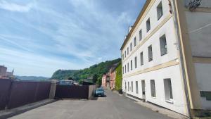 Symbiola River Apartments