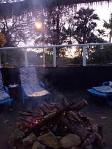 Lugar incrível na Serra da Cantareira com Piscina, Banheira com hidro, área para Festas e pet friendly para cães