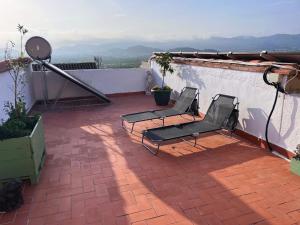 Town House in Old Village Ador, Ganda with big roof terrace with seaview