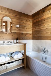 Les Chalets de la Source 2 - Luxe - Skis aux pieds - 14 personnes : photos des chambres
