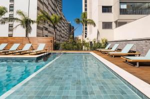1208 Studio ao lado do Shopping Frei Caneca, varanda, Ar-condicionado, piscina com solarium, piscina aquecida coberta, academia, saunas e muito mais