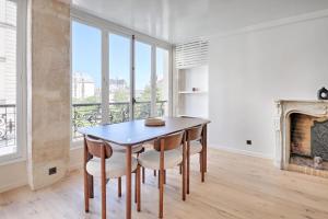 Marais Louvre Luxury new 2BR Full AC by Melvane