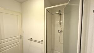 Appartements Vaux sur Mer - LES JARDINS D'AGATHE - VILLA MITOYENNE - marche a pied : photos des chambres