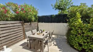 Appartements Vaux sur Mer - LES JARDINS D'AGATHE - VILLA MITOYENNE - marche a pied : photos des chambres