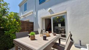 Appartements Vaux sur Mer - LES JARDINS D'AGATHE - VILLA MITOYENNE - marche a pied : photos des chambres