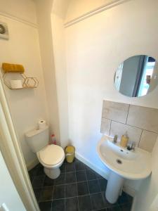 4-5 Bedroom House For Corporate Stays in Kettering