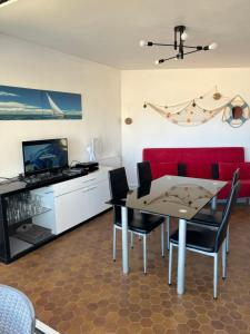 T2 Les pieds dans leau, accès direct plage