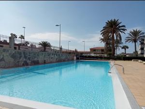 Apartment with large terrace, 10 meters from Playa de las Burras