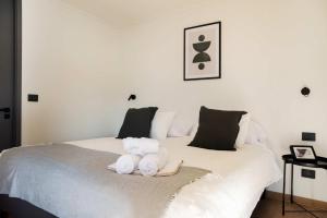 Enjoy Space and Comfort in 2BE in Las Condes