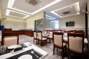 Hotel Z Suites - Delhi Airport- FREE Airport Pickup & Drop