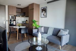 Spacious 2BR Retreat in Las Condes Comfort Awaits